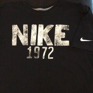 Nike men’s short sleeve T-shirt size large